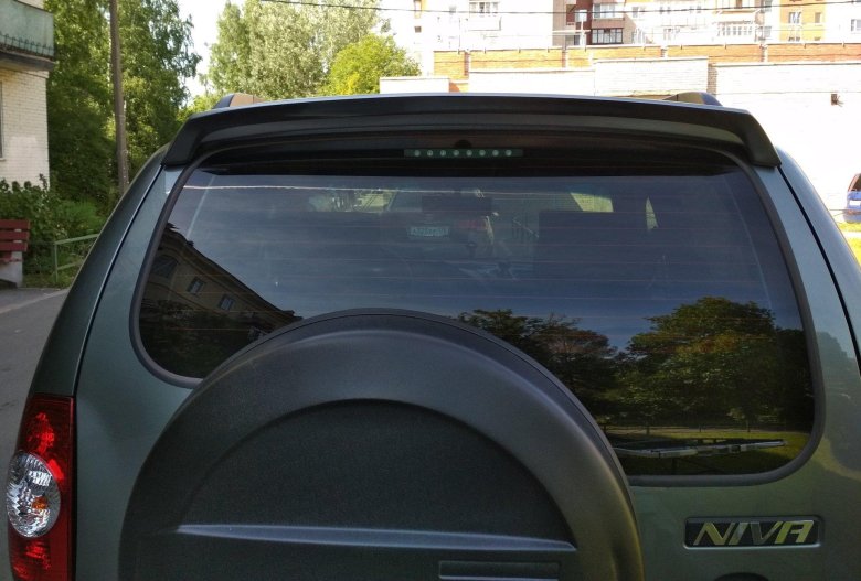 Шевроле нива сзади