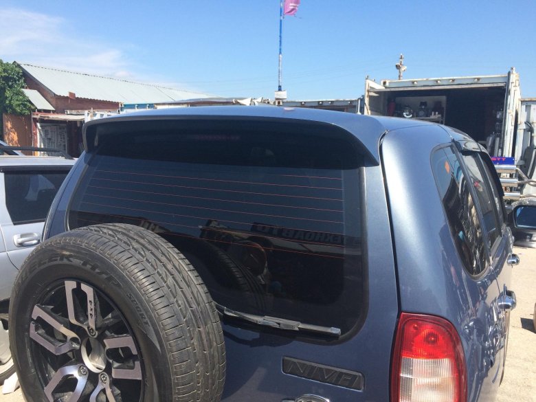 Спойлер чистое стекло рено дастер