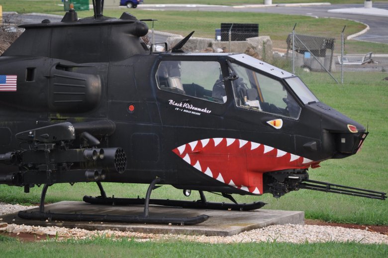 Bell ah-1 cobra вертолет