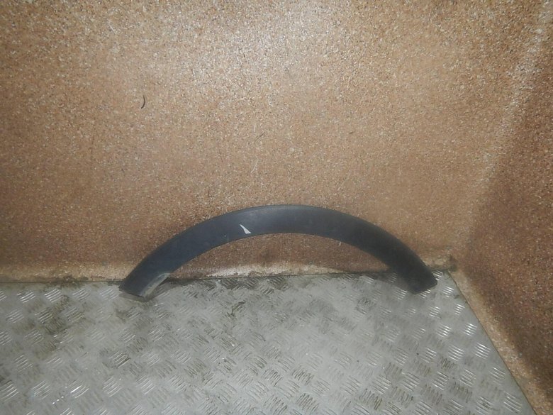 Накладка крыла переднего левая