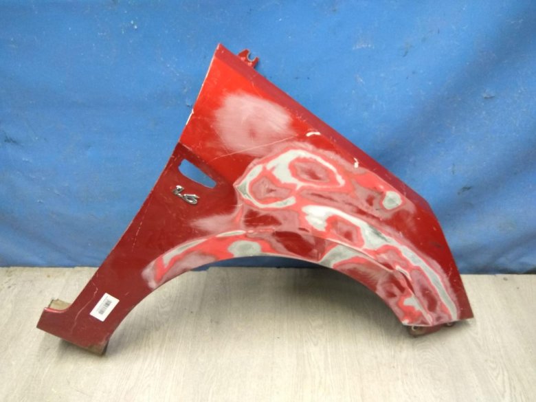 Крыло переднее правое