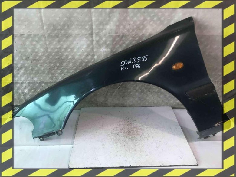 Крыло переднее правое