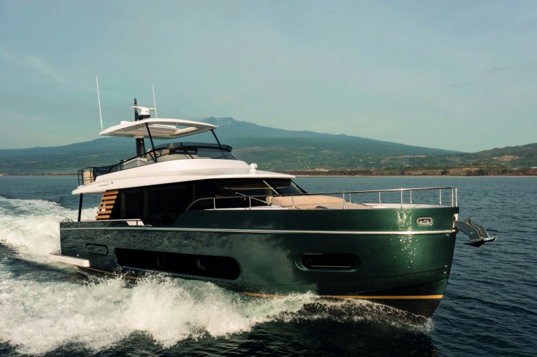 Azimut magellano 43 fly