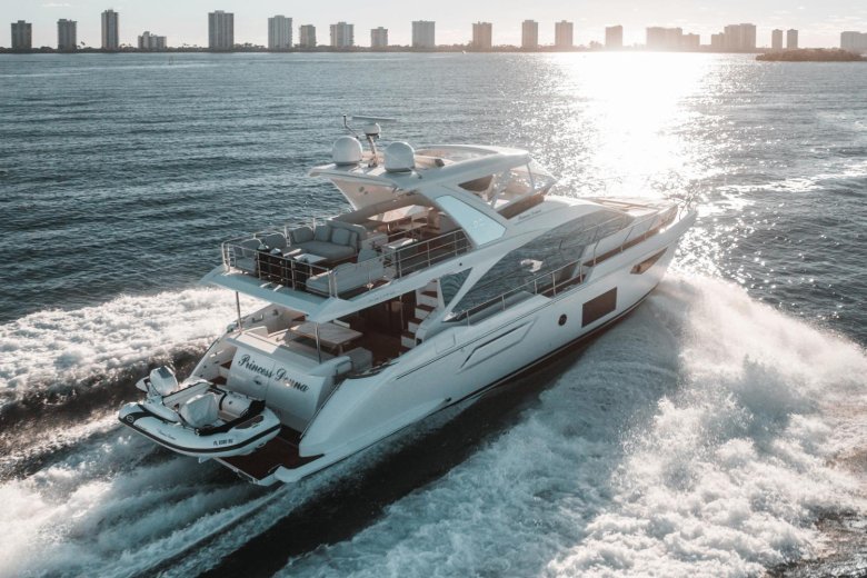 Azimut 60 fly