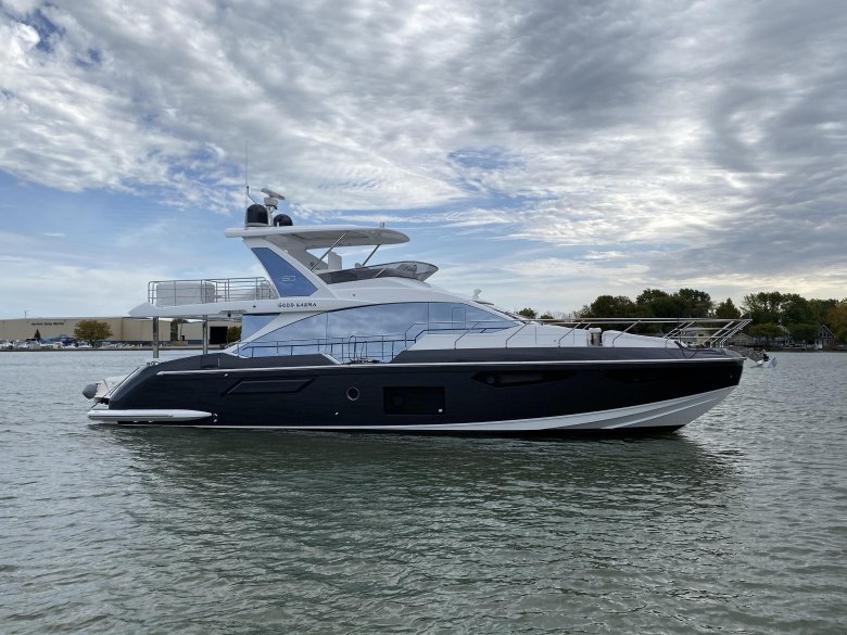 Azimut 60 яхта
