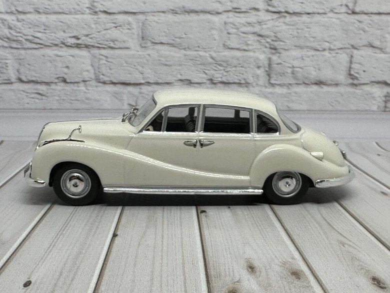 Коллекционная модель bmw 501