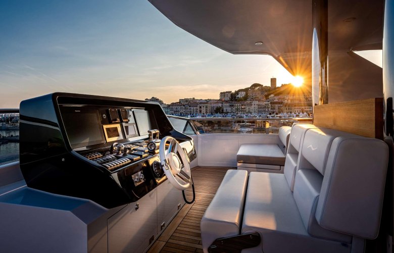 Яхта prestige 520