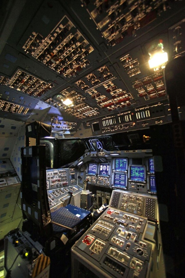 Спейс шаттл кабина