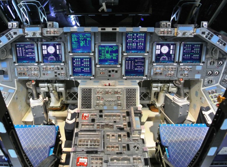 Спейс шаттл кабина