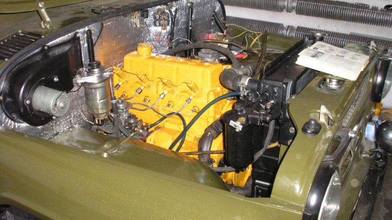 Уаз 469 моторный отсек