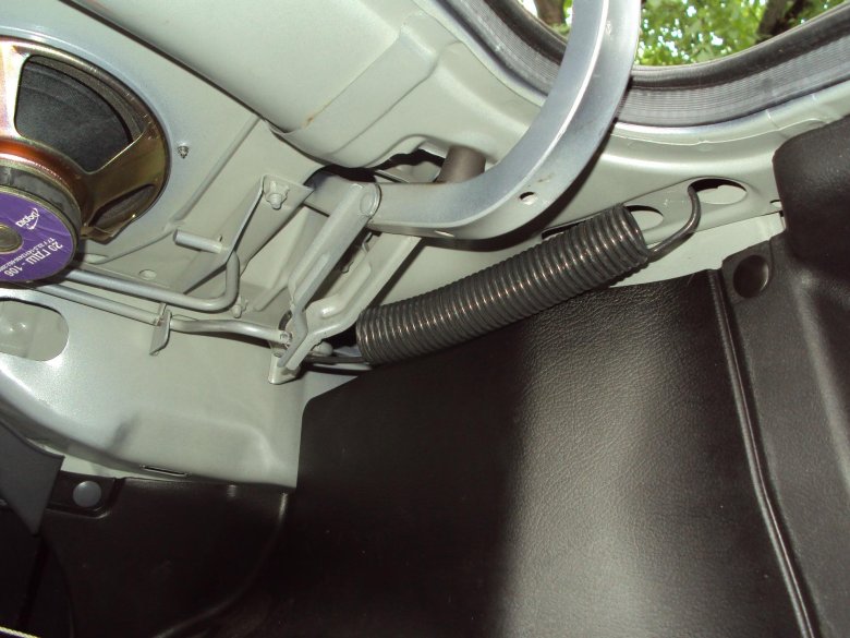Daewoo nexia пружины багажник