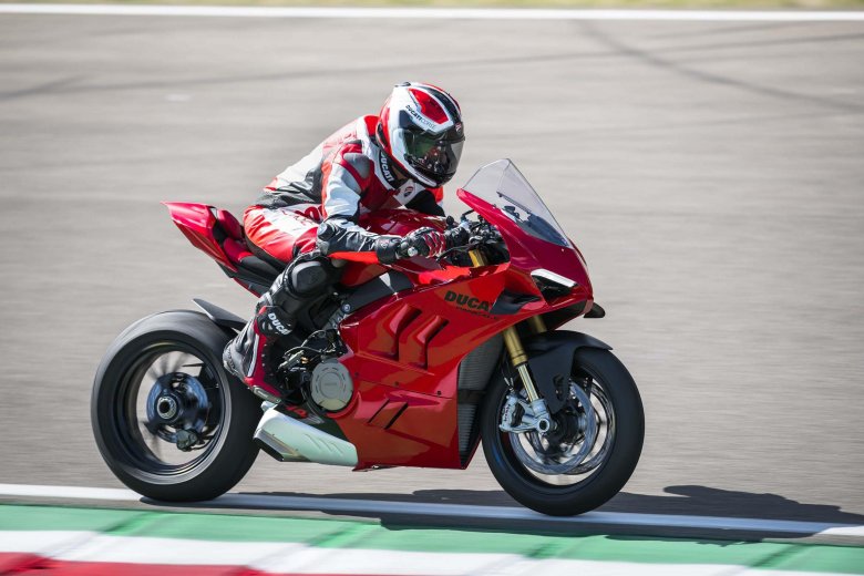 Мотоцикл ducati panigale v 4
