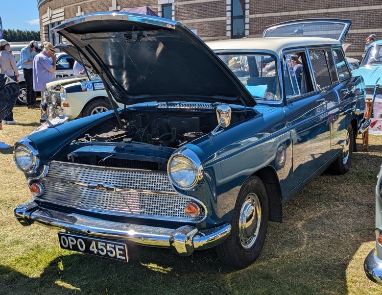 Ford anglia 105 e