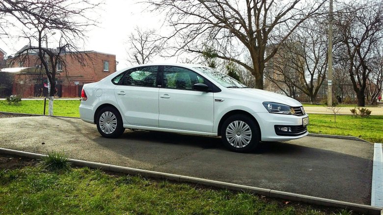 Vw polo sedan белый