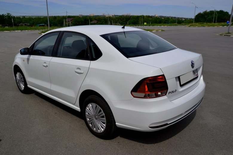 Фольксваген поло 2016 белый