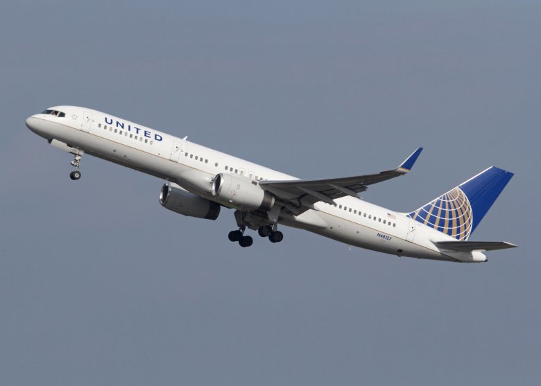 United airlines boeing 757-200