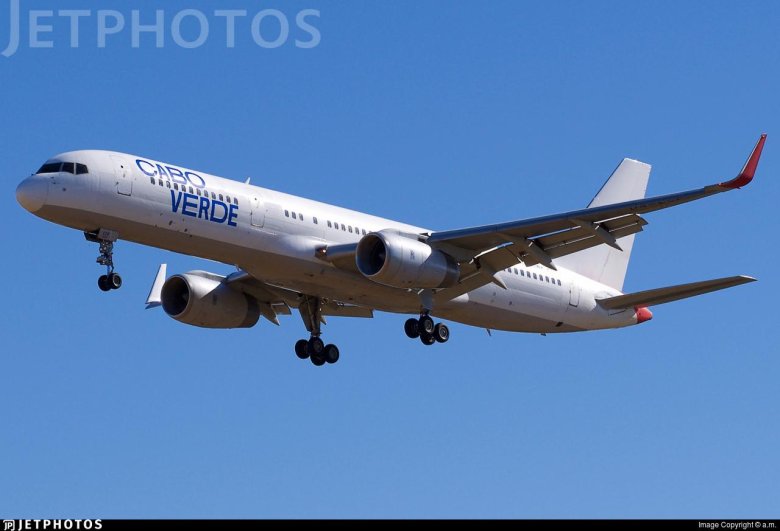 Самолет боинг 757