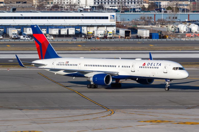 Delta air lines boeing 757