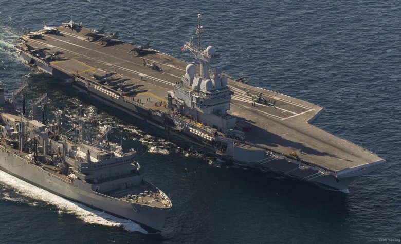 Авианосец франции