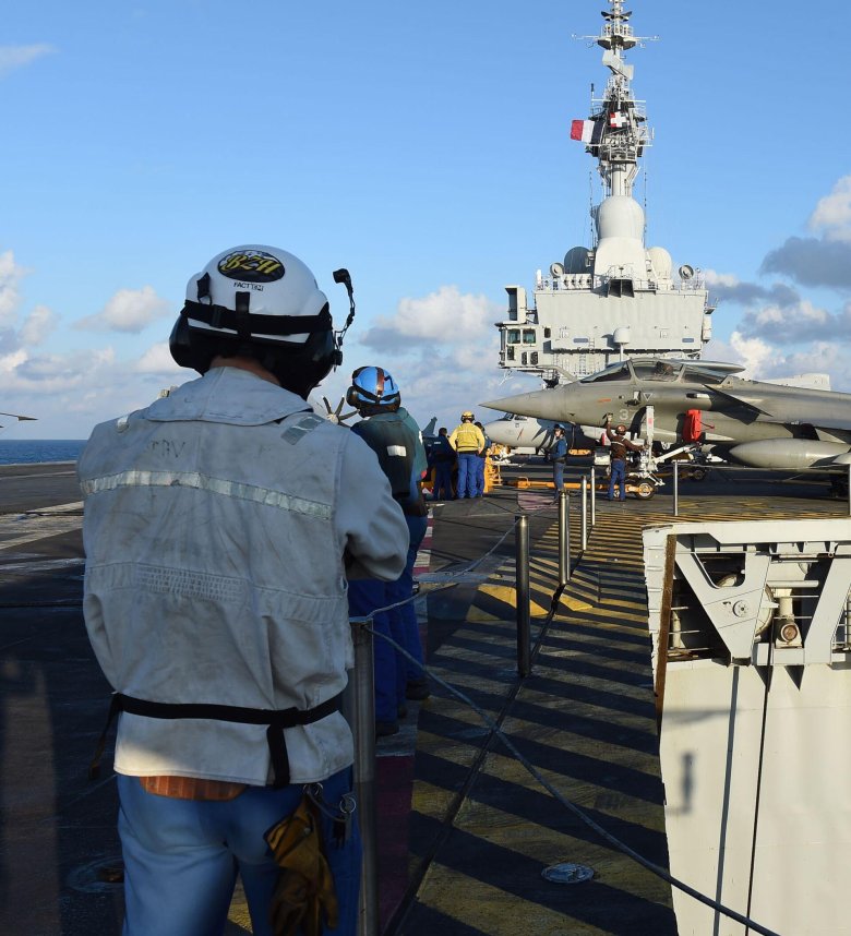 Палуба авианосца