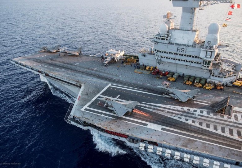 Авианосец франции