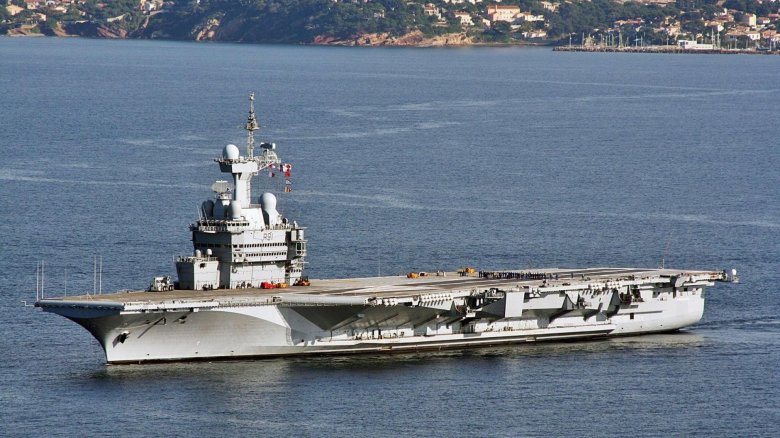 Авианосец франции