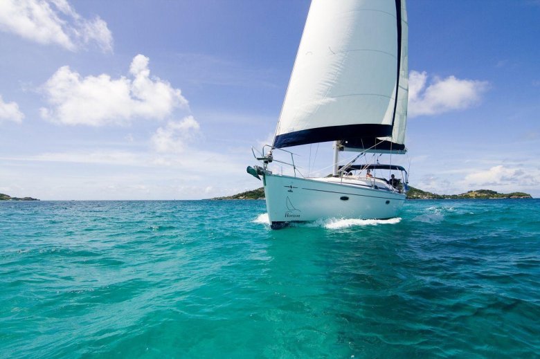 Парусный катамаран в турции