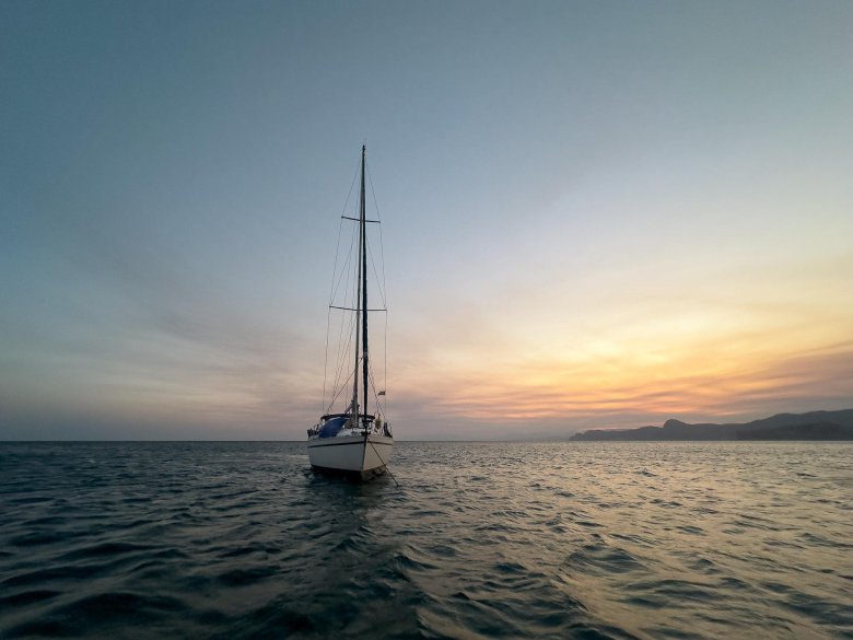 Парусная яхта