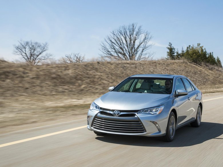 Тойота камри 2015 года