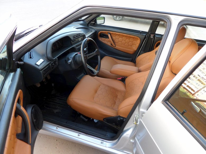 Коричневый салон ваз 2114