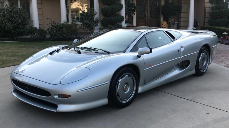 Jaguar xj 220