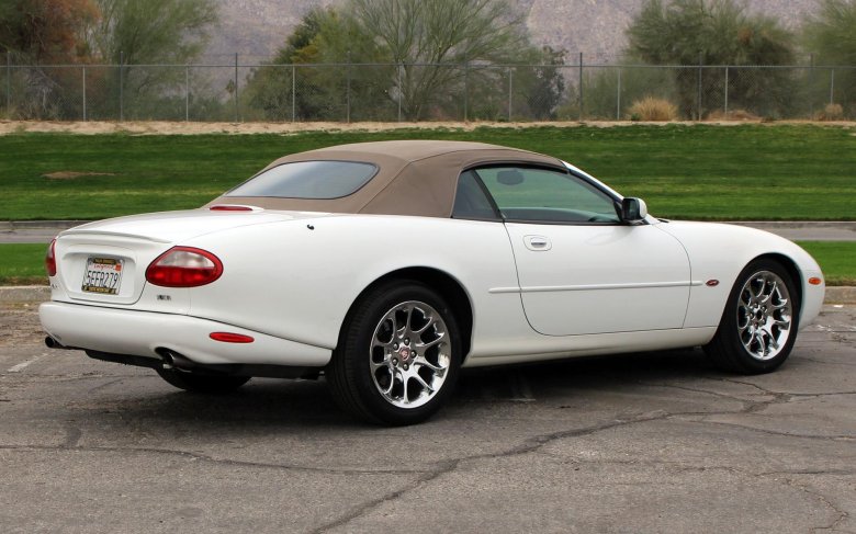 Jaguar xk 2000