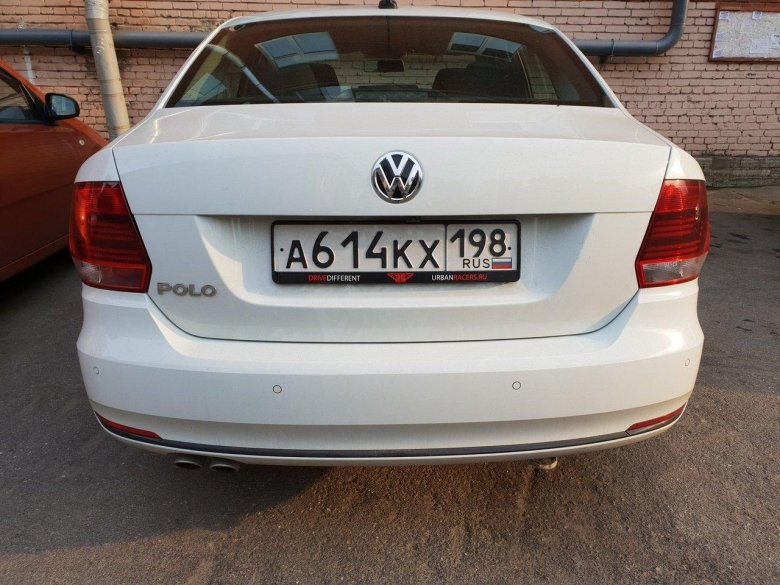 Фольксваген поло седан сзади