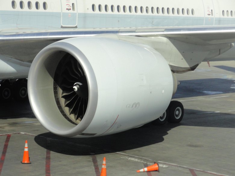 Boeing 777 двигатель