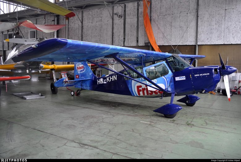 Двухместный самолет