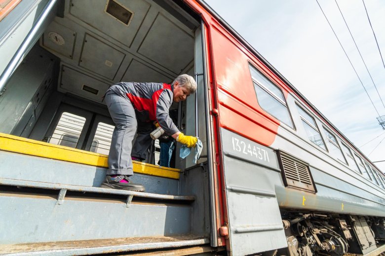 Мойщик уборщик подвижного состава