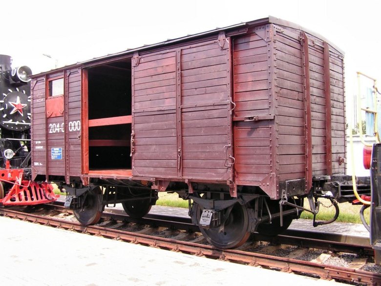 Товарный вагон теплушка
