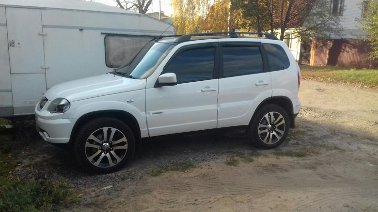 Шевроле нива на r18 колесах