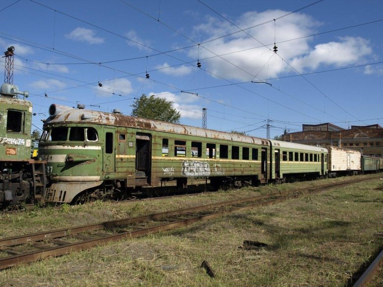 Заброшенный поезд абхазии эр2-383