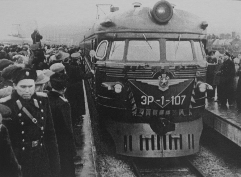 Электропоезда эр 1 ссср ленинград