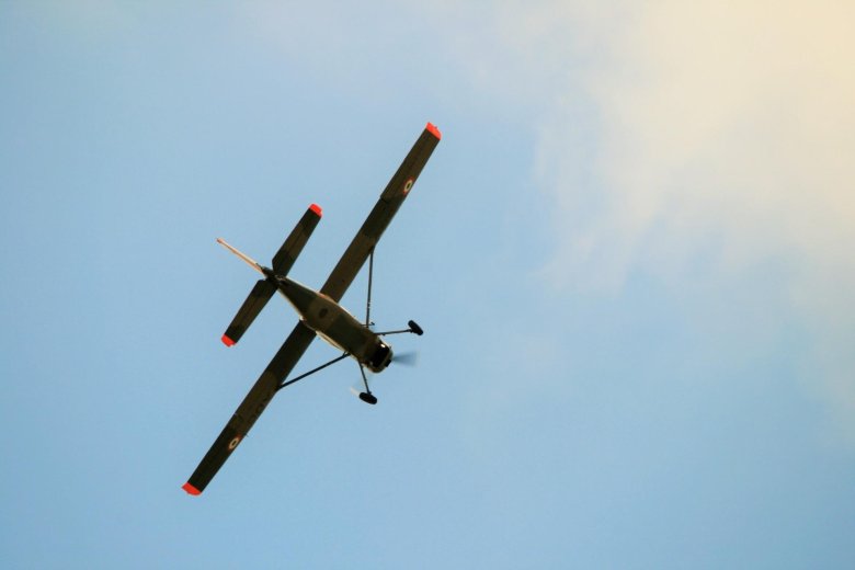 Самолет аист