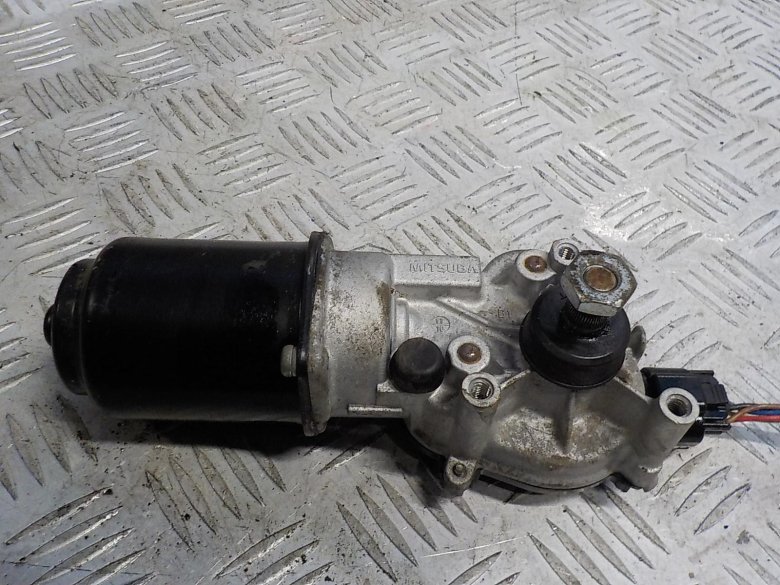 Моторчик стеклоочистителя мазда