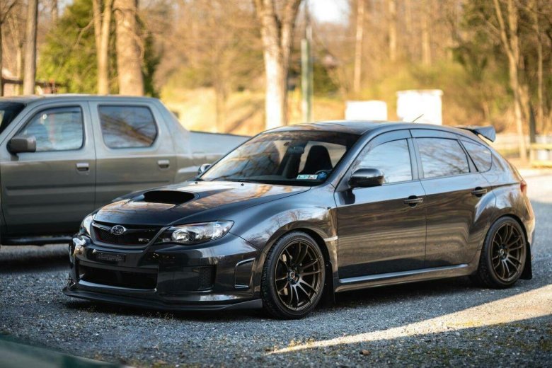 Subaru wrx sti хэтчбек