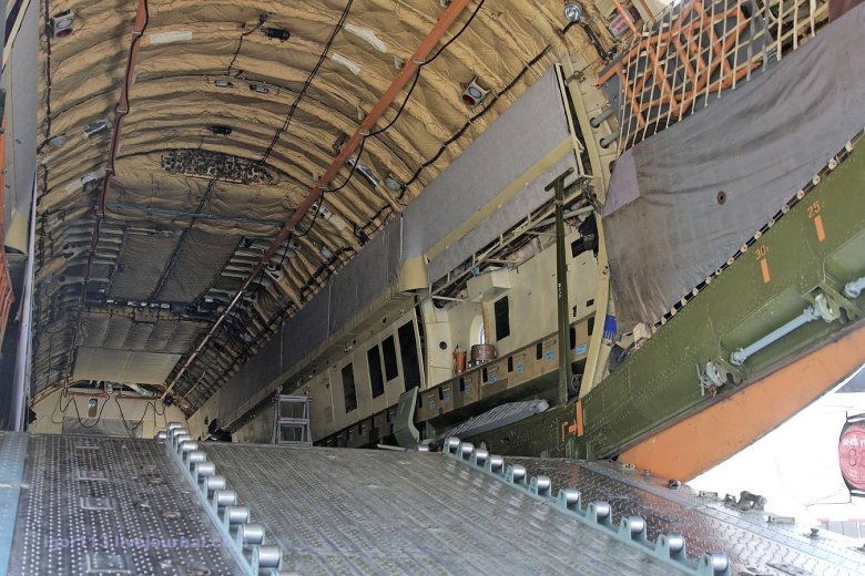 Грузовой отсек самолета