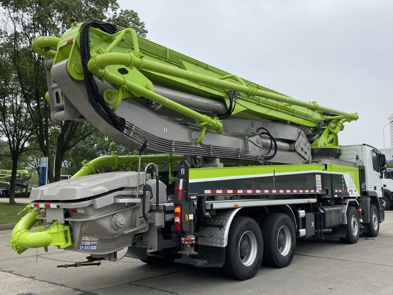 Автобетононасос zoomlion