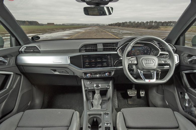 Audi q3 interior