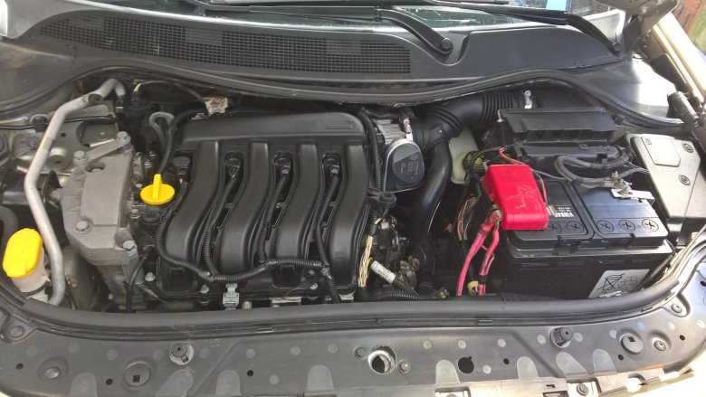 Подкапотное пространство рено дастер 2.0