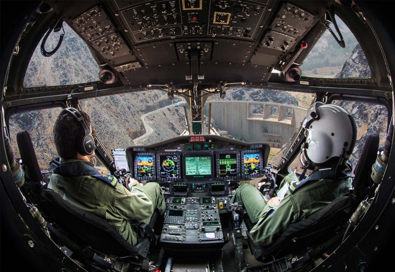 Кабина самолета