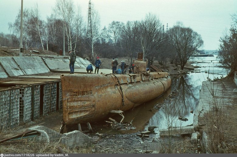 Подводная лодка м-240 на речном вокзале