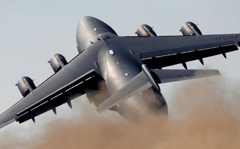 Boeing c-17 globemaster iii